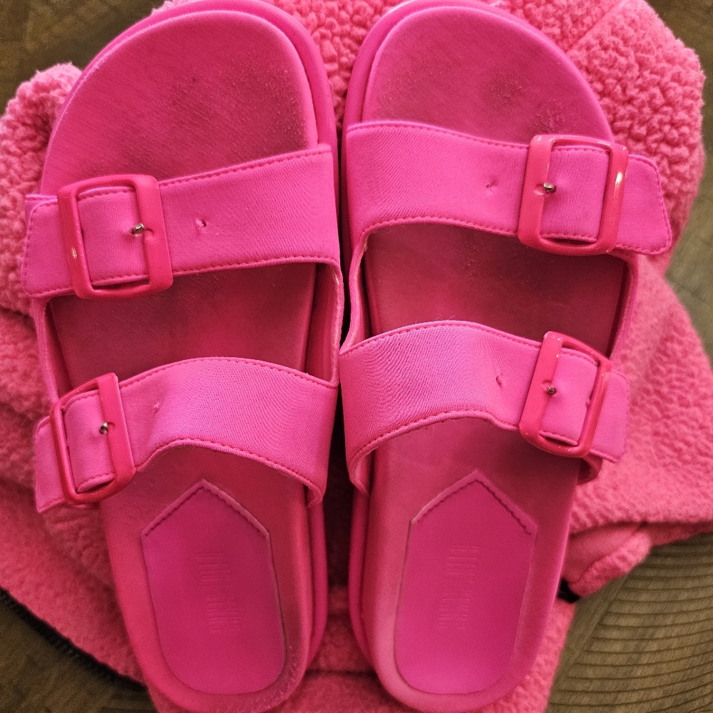 Brazilian Santa Lolla Slides  florescent pink Purchased in Brazil size 8